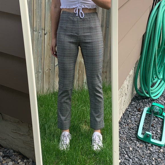 🌺 Brandy Melville Tildeen Pants 🌺 - Picture 2 of 6